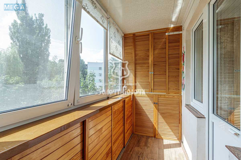 Продаж 2 кімнатної квартири (46/30/6,5), 3 пов. 5 пов. будинку, <a class="location-link" href="/kiev/" title="Недвижимость Київ">Київ</a>, <a class="location-link" href="/kiev/svyatoshinskij/" title="Недвижимость Святошинський район">Святошинський р-н</a>, Академіка Туполєва вул., 15в (изображение 3)