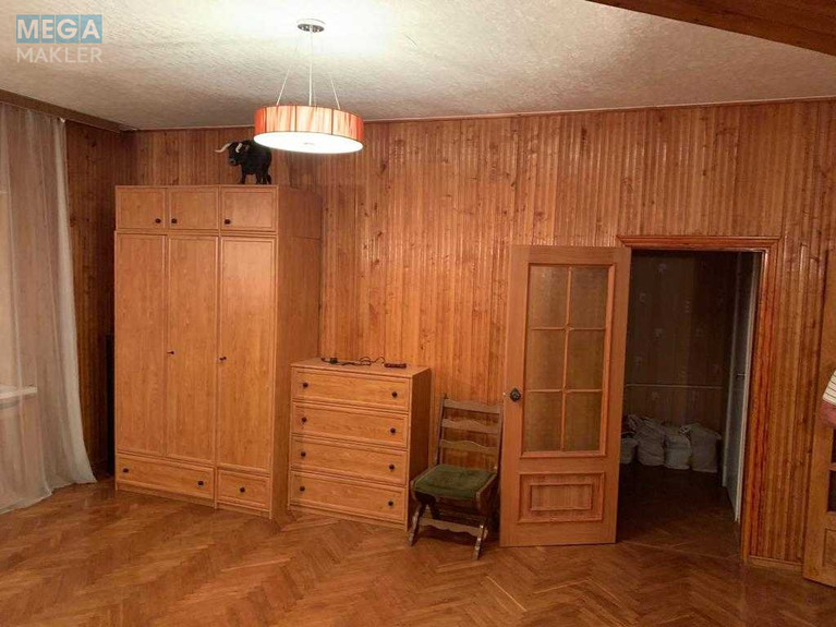 Продаж дома, 3 поверху, 280 кв.м, 7 кімнат, ділянка 40 соток, <a class="location-link" href="/velikaya-bugaevka/" title="Недвижимость Велика Бугаївка">Велика Бугаївка</a>, Велика Бугаївка (изображение 5)