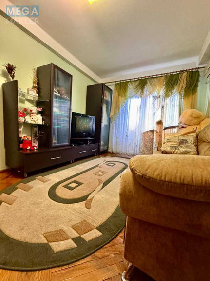 Продаж 2 кімнатної квартири (45/32/7), 6 пов. 9 пов. будинку, <a class="location-link" href="/kiev/" title="Недвижимость Київ">Київ</a>, <a class="location-link" href="/kiev/podolskij/" title="Недвижимость Подільський район">Подільський р-н</a>, Кирилловская ул., 131 (изображение 3)