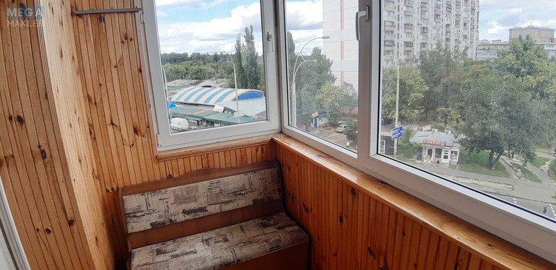 Оренда 3 кімнатної квартири, <a class="location-link" href="/kiev/" title="Недвижимость Київ">Київ</a>, <a class="location-link" href="/kiev/obolonskij/" title="Недвижимость Оболонський район">Оболонський р-н</a>, Автозаводская ул., 99/4 (изображение 6)