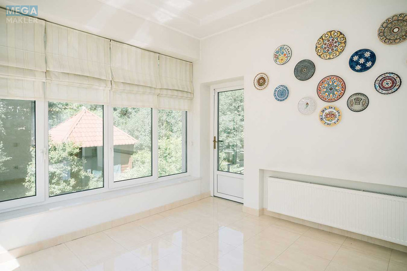 Продаж дома, 2 поверху, 403 кв.м, 5 кімнат, ділянка 25 соток, <a class="location-link" href="/lutsk/" title="Недвижимость Луцьк">Луцьк</a>, Загородня, 13 (изображение 9)