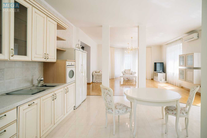 Продаж дома, 2 поверху, 403 кв.м, 5 кімнат, ділянка 25 соток, <a class="location-link" href="/lutsk/" title="Недвижимость Луцьк">Луцьк</a>, Загородня, 13 (изображение 11)