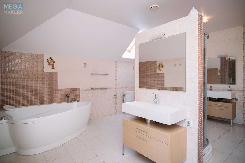 Продаж дома, 2 поверху, 403 кв.м, 5 кімнат, ділянка 25 соток, <a class="location-link" href="/lutsk/" title="Недвижимость Луцьк">Луцьк</a>, Загородня, 13 (изображение 19)