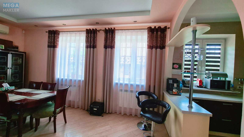 Продаж дома, 3 поверху, 225 кв.м, 5 кімнат, ділянка 4 сотки, <a class="location-link" href="/brovary/" title="Недвижимость Бровари">Бровари</a>, Дніпровська (изображение 5)