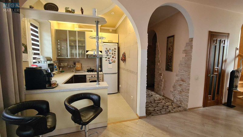 Продаж дома, 3 поверху, 225 кв.м, 5 кімнат, ділянка 4 сотки, <a class="location-link" href="/brovary/" title="Недвижимость Бровари">Бровари</a>, Дніпровська (изображение 13)