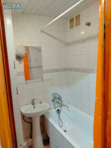 Оренда 2 кімнатної квартири, <a class="location-link" href="/kiev/" title="Недвижимость Київ">Київ</a>, <a class="location-link" href="/kiev/shevchenkovskij/" title="Недвижимость Шевченківський район">Шевченківський р-н</a>, Салютна вул., 25 (изображение 15)