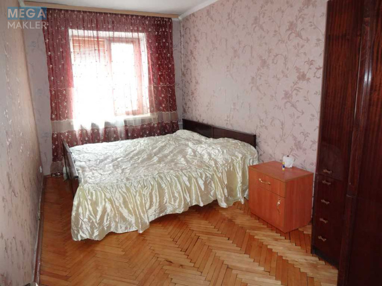 Продаж 3 кімнатної квартири (57/40/6), 2 пов. 5 пов. будинку, <a class="location-link" href="/kiev/" title="Недвижимость Київ">Київ</a>, <a class="location-link" href="/kiev/darnickij/" title="Недвижимость Дарницький район">Дарницький р-н</a>, Привокзальна вул., 12 (изображение 2)