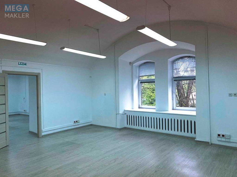 Оренда комерційної нерухомості, 330&nbsp;кв.м, под офис, <a class="location-link" href="/lviv/" title="Недвижимость Львів">Львів</a>, <a class="location-link" href="/lviv/galickij/" title="Недвижимость Галицький район">Галицький р-н</a>, Грабовського, 11 (изображение 4)