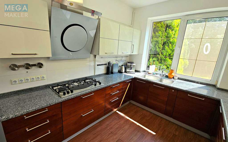 Оренда дома, <a class="location-link" href="/kiev/" title="Недвижимость Київ">Київ</a>, <a class="location-link" href="/kiev/dneprovskij/" title="Недвижимость Дніпровський район">Дніпровський р-н</a>, 11-я Садовая ул. (изображение 2)
