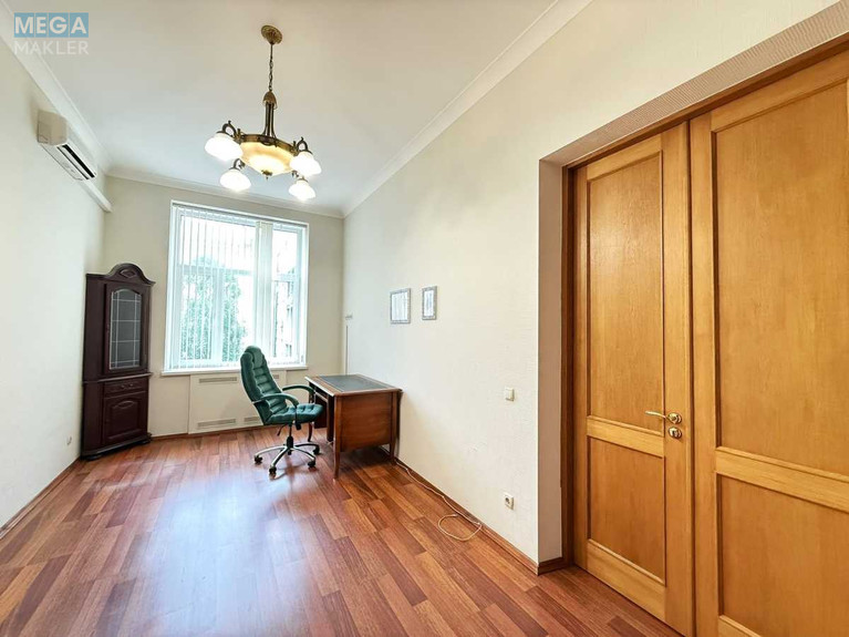 Продаж 3 кімнатної квартири (89/57/8), 4 пов. 6 пов. будинку, <a class="location-link" href="/kiev/" title="Недвижимость Київ">Київ</a>, <a class="location-link" href="/kiev/pecherskij/" title="Недвижимость Печерський район">Печерський р-н</a>, Банкова вул., 3 (изображение 13)