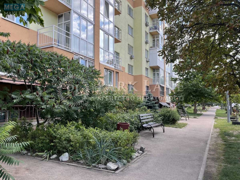 Продаж 2 кімнатної квартири (90/38/16), 12 пов. 15 пов. будинку, <a class="location-link" href="/kiev/" title="Недвижимость Київ">Київ</a>, <a class="location-link" href="/kiev/goloseevskij/" title="Недвижимость Голосіївський район">Голосіївський р-н</a>, Генерала Матикіна вул., 12 (изображение 9)
