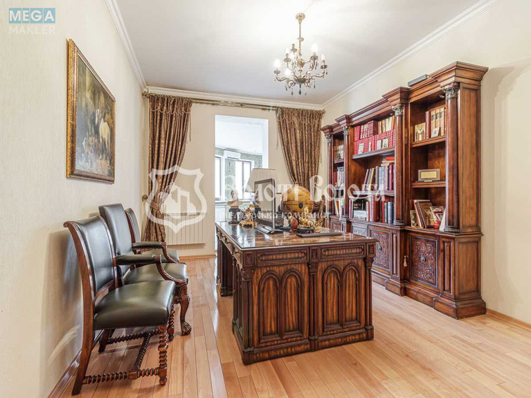 Продаж дома, 4&nbsp;поверху, 947,90&nbsp;кв.м, 7&nbsp;кімнат, ділянка 8&nbsp;соток, <a class="location-link" href="/petropavlovskaya-borshagovka/" title="Недвижимость Петропавлівська Борщагівка">Петропавлівська Борщагівка</a>, Вишнева, 55 (изображение 8)
