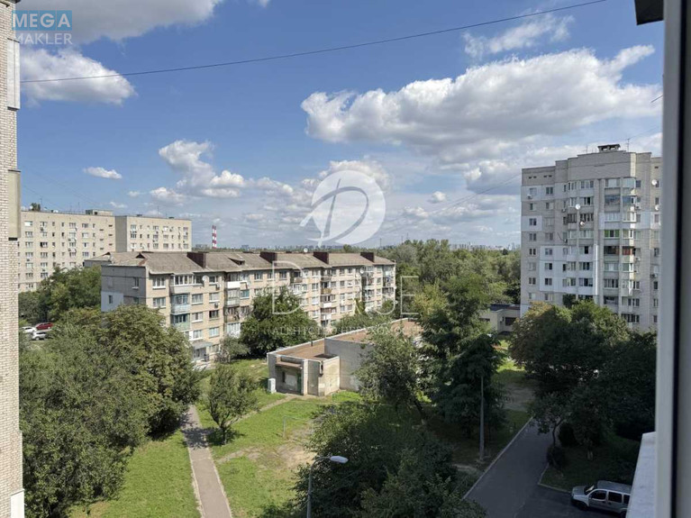Продаж 3 кімнатної квартири (67/50/8), 6 пов. 9 пов. будинку, <a class="location-link" href="/kiev/" title="Недвижимость Київ">Київ</a>, <a class="location-link" href="/kiev/goloseevskij/" title="Недвижимость Голосіївський район">Голосіївський р-н</a>, Новопироговская ул., 31 (изображение 12)