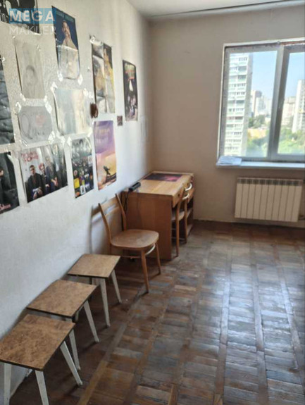 Оренда 3 кімнатної квартири, <a class="location-link" href="/kiev/" title="Недвижимость Київ">Київ</a>, <a class="location-link" href="/kiev/darnickij/" title="Недвижимость Дарницький район">Дарницький р-н</a>, Михайла Драгоманова вул., 13/10 (изображение 4)
