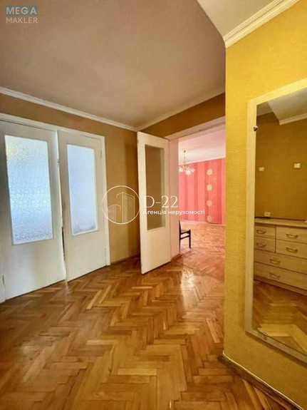 Продаж 3 кімнатної квартири (93/48/9), 1 пов. 9 пов. будинку, <a class="location-link" href="/kiev/" title="Недвижимость Київ">Київ</a>, <a class="location-link" href="/kiev/shevchenkovskij/" title="Недвижимость Шевченківський район">Шевченківський р-н</a>, Стрітенська вулиця, 13 (изображение 9)