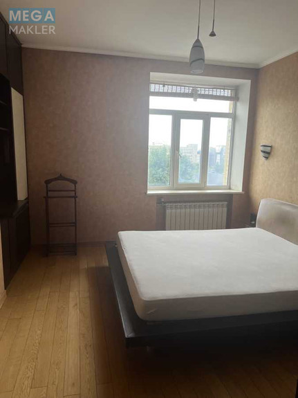 Продаж 3 кімнатної квартири (73/45/10), 6 пов. 6 пов. будинку, <a class="location-link" href="/kiev/" title="Недвижимость Київ">Київ</a>, <a class="location-link" href="/kiev/solomenskij/" title="Недвижимость Солом'янський район">Солом'янський р-н</a>, Валерія Лобановського просп., 5 (изображение 6)