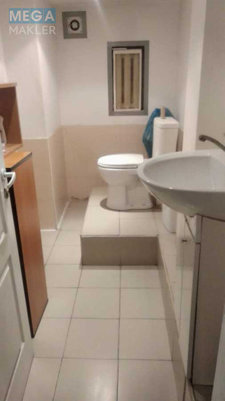 Продаж комерційної нерухомості, 35 кв.м, под офис, <a class="location-link" href="/kiev/" title="Недвижимость Київ">Київ</a>, <a class="location-link" href="/kiev/pecherskij/" title="Недвижимость Печерський район">Печерський р-н</a>, Михаила Грушевского ул., 28/2 (изображение 9)