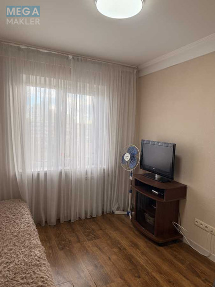 Оренда 3 кімнатної квартири, <a class="location-link" href="/kiev/" title="Недвижимость Київ">Київ</a>, <a class="location-link" href="/kiev/dneprovskij/" title="Недвижимость Дніпровський район">Дніпровський р-н</a>, Ивана Миколайчука ул., 3/1 (изображение 11)