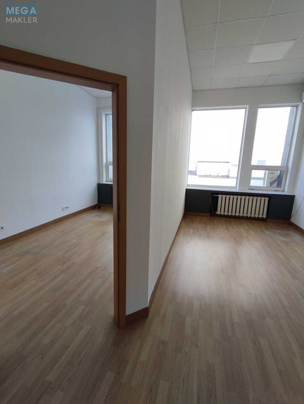 Оренда комерційної нерухомості, 30 кв.м, под офис, <a class="location-link" href="/kiev/" title="Недвижимость Київ">Київ</a>, <a class="location-link" href="/kiev/dneprovskij/" title="Недвижимость Дніпровський район">Дніпровський р-н</a>, Евгения Сверстюка ул., 11б (изображение 2)