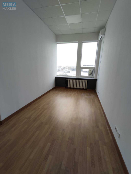 Оренда комерційної нерухомості, 30 кв.м, под офис, <a class="location-link" href="/kiev/" title="Недвижимость Київ">Київ</a>, <a class="location-link" href="/kiev/dneprovskij/" title="Недвижимость Дніпровський район">Дніпровський р-н</a>, Евгения Сверстюка ул., 11б (изображение 3)