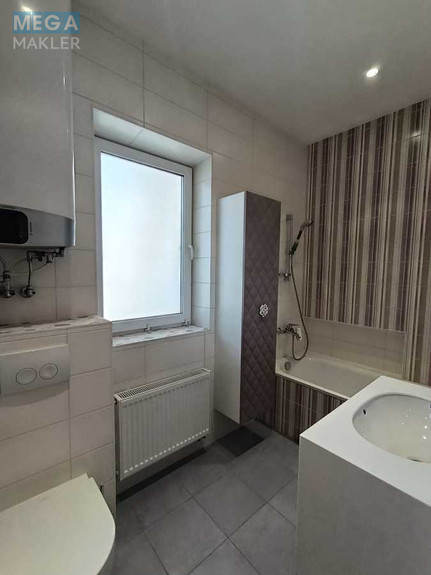 Продаж дома, 2 поверху, 112 кв.м, 3 кімнати, ділянка 1 сотка, <a class="location-link" href="/kiev/" title="Недвижимость Київ">Київ</a>, <a class="location-link" href="/kiev/solomenskij/" title="Недвижимость Солом'янський район">Солом'янський р-н</a>, Павла Потоцького вул. (изображение 2)