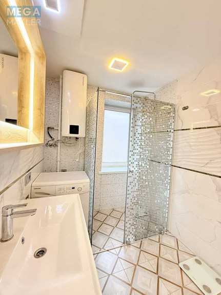 Оренда 2 кімнатної квартири, <a class="location-link" href="/kiev/" title="Недвижимость Київ">Київ</a>, <a class="location-link" href="/kiev/goloseevskij/" title="Недвижимость Голосіївський район">Голосіївський р-н</a>, Голосіївський просп., 112 (изображение 2)