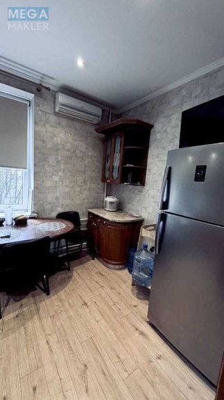 Продаж 3 кімнатної квартири (82/53/10), 2 пов. 5 пов. будинку, <a class="location-link" href="/kiev/" title="Недвижимость Київ">Київ</a>, <a class="location-link" href="/kiev/solomenskij/" title="Недвижимость Солом'янський район">Солом'янський р-н</a>, Іскрівська вул., 1 (изображение 3)