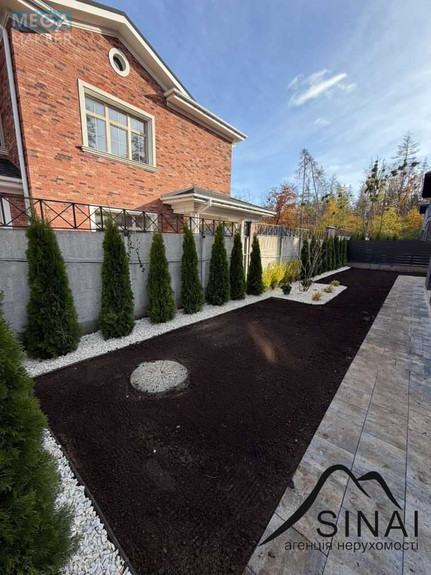 Продаж дома, 2 поверху, 250 кв.м, 4 кімнати, ділянка 4,40 сотки, <a class="location-link" href="/kiev/" title="Недвижимость Київ">Київ</a>, <a class="location-link" href="/kiev/svyatoshinskij/" title="Недвижимость Святошинський район">Святошинський р-н</a>, Михаила Чалого ул., 2 (изображение 6)