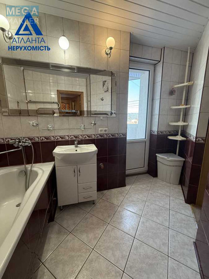 Продаж 5 кімнатної квартири (87/62/11,4), 2 пов. 9 пов. будинку, <a class="location-link" href="/lutsk/" title="Недвижимость Луцьк">Луцьк</a>, Кравчука, 38 (изображение 6)