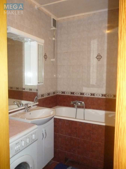 Оренда 3 кімнатної квартири, <a class="location-link" href="/kiev/" title="Недвижимость Київ">Київ</a>, <a class="location-link" href="/kiev/shevchenkovskij/" title="Недвижимость Шевченківський район">Шевченківський р-н</a>, Дегтяревская ул., 30в (изображение 6)