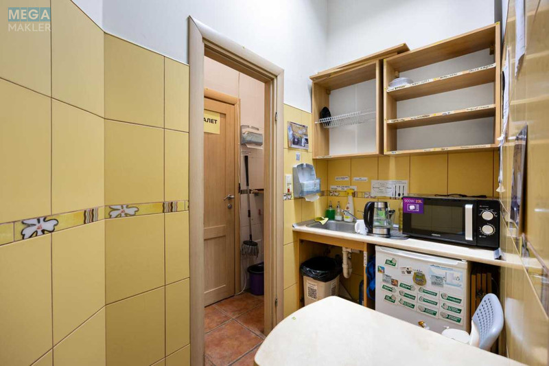 Продаж комерційної нерухомості, 65&nbsp;кв.м, под магазин, <a class="location-link" href="/lviv/" title="Недвижимость Львів">Львів</a>, <a class="location-link" href="/lviv/galickij/" title="Недвижимость Галицький район">Галицький р-н</a>, Вербицького (изображение 2)