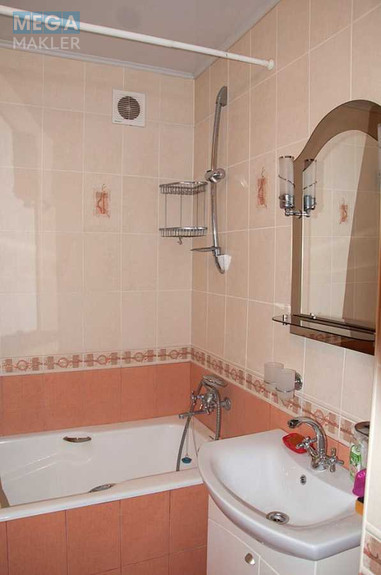 Оренда 1 кімнатної квартири, <a class="location-link" href="/kiev/" title="Недвижимость Київ">Київ</a>, <a class="location-link" href="/kiev/goloseevskij/" title="Недвижимость Голосіївський район">Голосіївський р-н</a>, Дмитра Луценка вул., 1б (изображение 12)