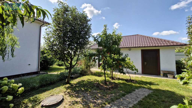 Продаж дома, 3&nbsp;поверху, 296&nbsp;кв.м, 7&nbsp;кімнат, ділянка 12&nbsp;соток, <a class="location-link" href="/mihajlovka-rubezhovka/" title="Недвижимость Михайлівка-Рубежівка">Михайлівка-Рубежівка</a>, Абрикосова (изображение 8)