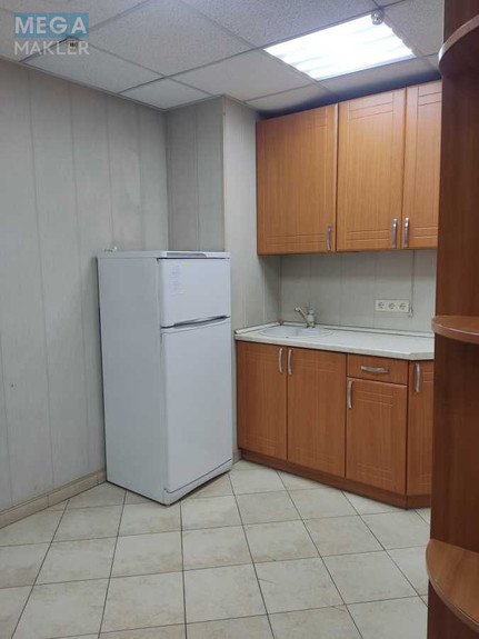 Оренда комерційної нерухомості, 183 кв.м, под офис, <a class="location-link" href="/kiev/" title="Недвижимость Київ">Київ</a>, <a class="location-link" href="/kiev/svyatoshinskij/" title="Недвижимость Святошинський район">Святошинський р-н</a>, Академика Палладина просп., 18 (изображение 8)