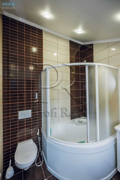 Продаж дома, 3 поверху, 290 кв.м, 7 кімнат, ділянка 15 соток, <a class="location-link" href="/hotov/" title="Недвижимость Хотів">Хотів</a>, Травнева вулиця (изображение 11)