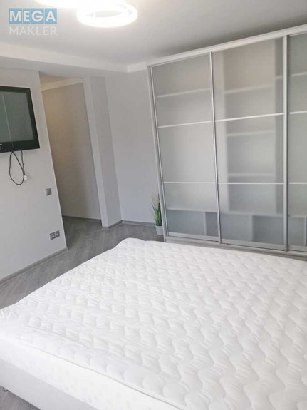 Продаж 1 кімнатної квартири (35/17/7), 9 пов. 9 пов. будинку, <a class="location-link" href="/kiev/" title="Недвижимость Київ">Київ</a>, <a class="location-link" href="/kiev/pecherskij/" title="Недвижимость Печерський район">Печерський р-н</a>, Лаврська вул., 4 (изображение 5)