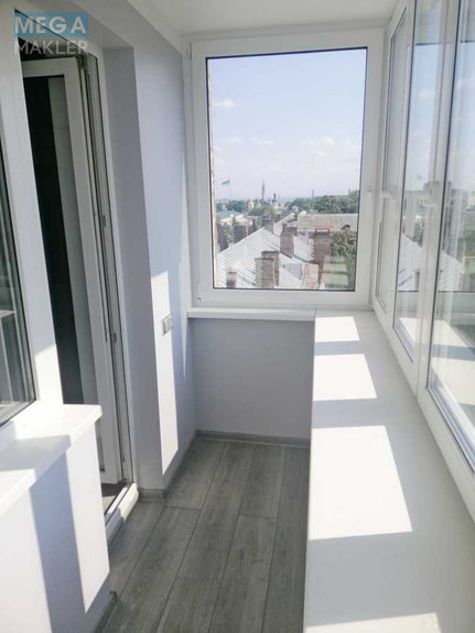 Продаж 1 кімнатної квартири (35/17/7), 9 пов. 9 пов. будинку, <a class="location-link" href="/kiev/" title="Недвижимость Київ">Київ</a>, <a class="location-link" href="/kiev/pecherskij/" title="Недвижимость Печерський район">Печерський р-н</a>, Лаврська вул., 4 (изображение 11)