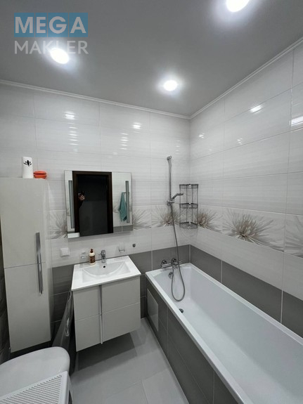 Оренда 3 кімнатної квартири, люкс, <a class="location-link" href="/kiev/" title="Недвижимость Київ">Київ</a>, <a class="location-link" href="/kiev/dneprovskij/" title="Недвижимость Дніпровський район">Дніпровський р-н</a>, вул. Регенераторна 4к5, ЖК Комфорт Таун ( <img src="https://megamakler.com.ua/metro/ff0000.gif" alt="" class="metro" /> м. Левобережная, 15-20 хв. ) (изображение 8)