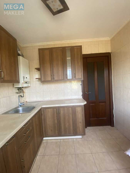 Продаж 2 кімнатної квартири (46/30/6), 5 пов. 5 пов. будинку, <a class="location-link" href="/kiev/" title="Недвижимость Київ">Київ</a>, <a class="location-link" href="/kiev/podolskij/" title="Недвижимость Подільський район">Подільський р-н</a>, Копилівська вул., 67 (изображение 2)