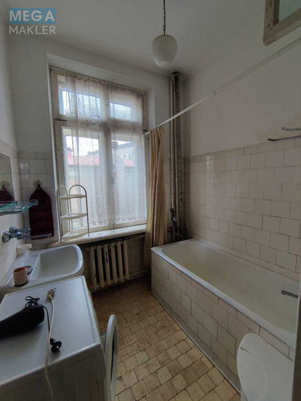 Продаж 2 кімнатної квартири (75/46/12,9), 2 пов. 5 пов. будинку, <a class="location-link" href="/kiev/" title="Недвижимость Київ">Київ</a>, <a class="location-link" href="/kiev/pecherskij/" title="Недвижимость Печерський район">Печерський р-н</a>, Академіка Богомольця вул., 7/14 (изображение 9)