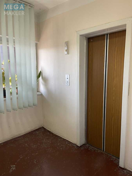 Продаж комерційної нерухомості, 10 500 кв.м, под склад, <a class="location-link" href="/kiev/" title="Недвижимость Київ">Київ</a>, <a class="location-link" href="/kiev/obolonskij/" title="Недвижимость Оболонський район">Оболонський р-н</a>, Семена Скляренко ул. (изображение 4)