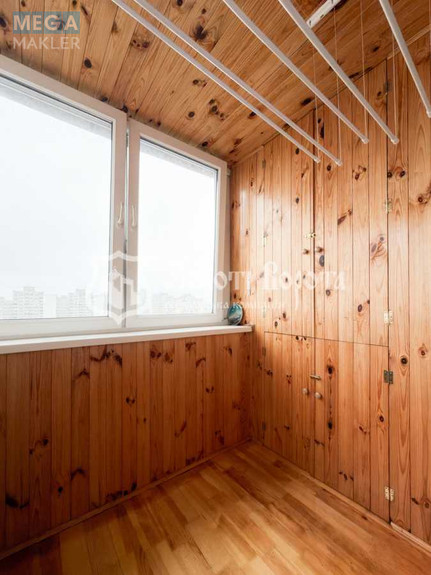 Продаж 3 кімнатної квартири (74/42/8,1), 13 пов. 13 пов. будинку, <a class="location-link" href="/kiev/" title="Недвижимость Київ">Київ</a>, <a class="location-link" href="/kiev/darnickij/" title="Недвижимость Дарницький район">Дарницький р-н</a>, Ревуцького вул., 13 (изображение 4)