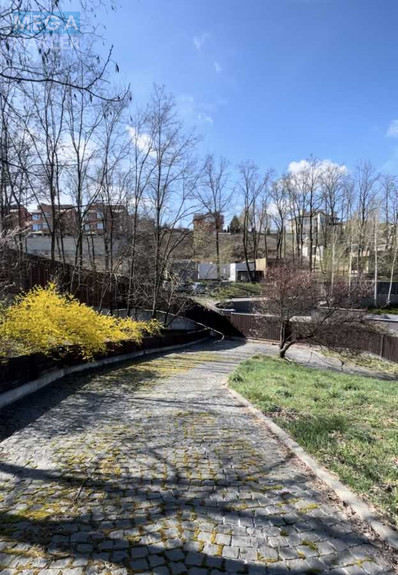 Продаж дома, 2 поверху, 500 кв.м, 5 кімнат, ділянка 33 сотки, <a class="location-link" href="/lesniki-selo/" title="Недвижимость Лісники">Лісники</a>, Гайова (изображение 2)