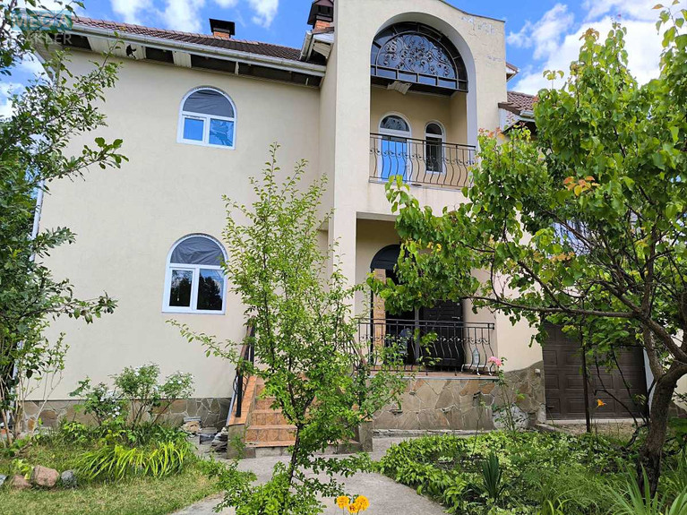 Продаж дома, 2&nbsp;поверху, 350&nbsp;кв.м, 6&nbsp;кімнат, ділянка 8&nbsp;соток, <a class="location-link" href="/nikolaevka-selo-kv-makarovskij-rajon/" title="Недвижимость Миколаївка">Миколаївка</a>, миколаївська (изображение 23)