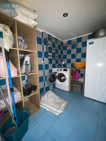 Продаж дома, 3 поверху, 252 кв.м, 6 кімнат, ділянка 9 соток, <a class="location-link" href="/kalinovka-pgt-kv/" title="Недвижимость Калинівка">Калинівка</a>, провулок Зоряний, 2 (изображение 5)