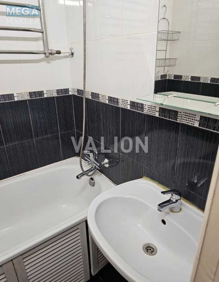 Продаж 4 кімнатної квартири (75/50/8), 5 пов. 5 пов. будинку, <a class="location-link" href="/kiev/" title="Недвижимость Київ">Київ</a>, <a class="location-link" href="/kiev/podolskij/" title="Недвижимость Подільський район">Подільський р-н</a>, Тульчинська вул., 7 (изображение 9)