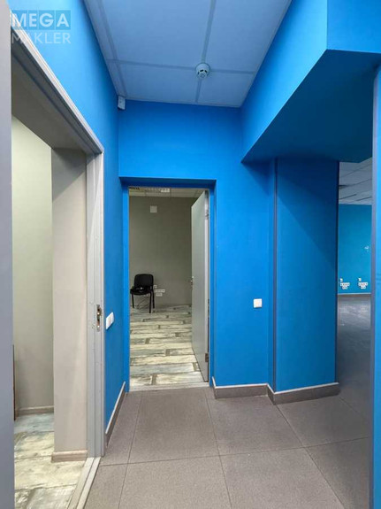 Оренда комерційної нерухомості, 90&nbsp;кв.м, под офис, <a class="location-link" href="/kiev/" title="Недвижимость Київ">Київ</a>, <a class="location-link" href="/kiev/solomenskij/" title="Недвижимость Солом'янський район">Солом'янський р-н</a>, Освіти вул., 10 (изображение 5)