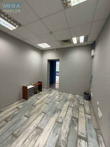 Оренда комерційної нерухомості, 90&nbsp;кв.м, под офис, <a class="location-link" href="/kiev/" title="Недвижимость Київ">Київ</a>, <a class="location-link" href="/kiev/solomenskij/" title="Недвижимость Солом'янський район">Солом'янський р-н</a>, Освіти вул., 10 (изображение 9)