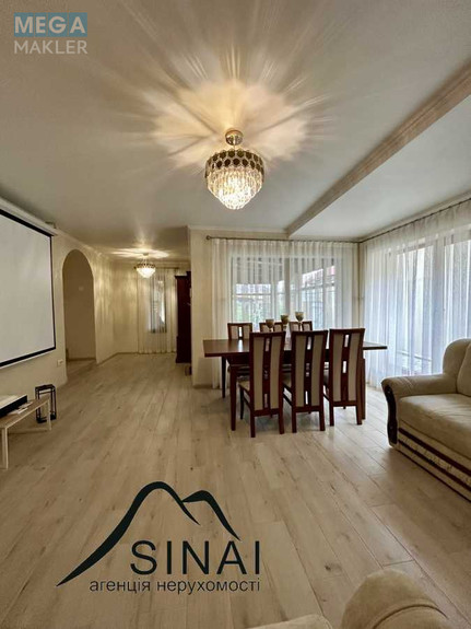 Продаж дома, 1 поверх, 230 кв.м, 7 кімнат, ділянка 12 соток, <a class="location-link" href="/beregovo/" title="Недвижимость Берегове">Берегове</a>, Грабовского, 66 (изображение 4)