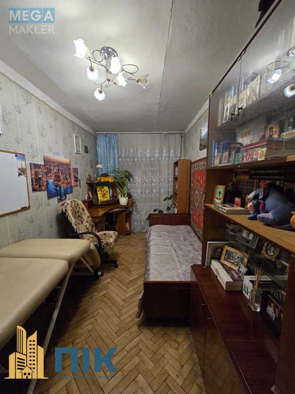 Продаж 3 кімнатної квартири (56/40/6), 2 пов. 5 пов. будинку, <a class="location-link" href="/kiev/" title="Недвижимость Київ">Київ</a>, <a class="location-link" href="/kiev/pecherskij/" title="Недвижимость Печерський район">Печерський р-н</a>, Бастионная ул., 13 (изображение 4)